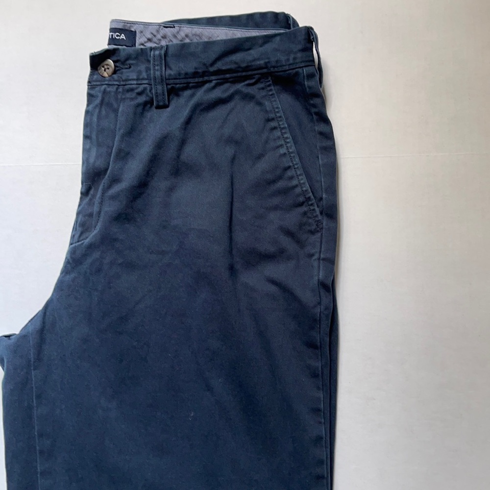 32Wx32L Navy Khaki Pants